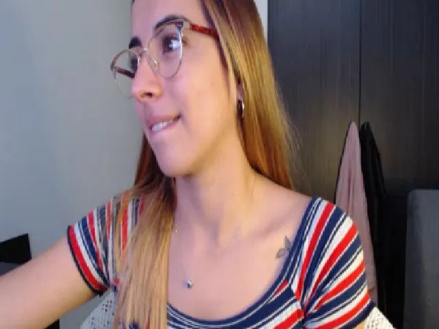 Live sex webcam photo for April_dew #253103511