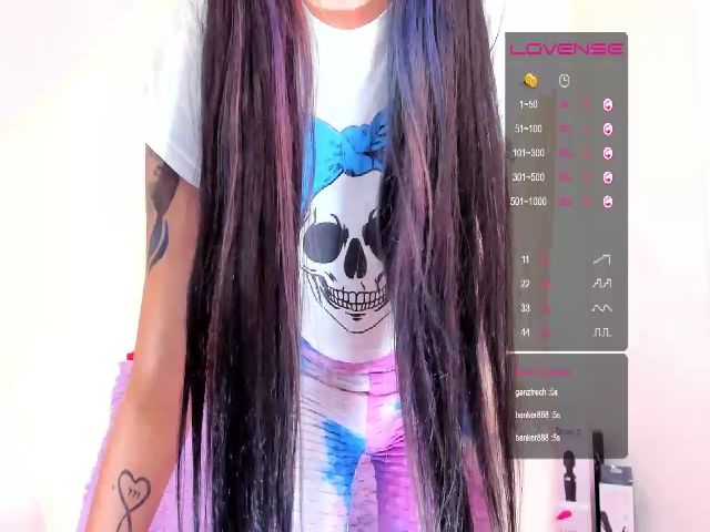 Live sex webcam photo for Violetatoo #259722779