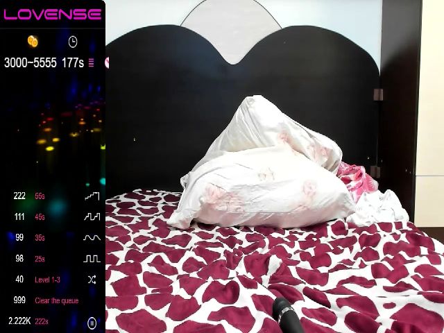 Live sex webcam photo for SquirtyAly69 #259168116