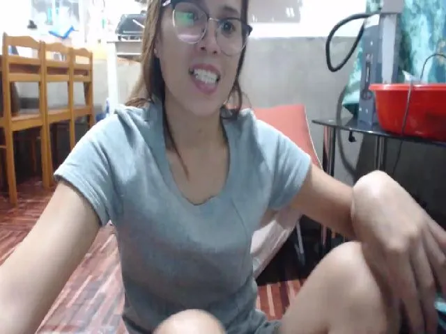 Live sex webcam photo for Beverly_19 #259155861