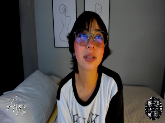 Live sex webcam photo for Arya_Line #265354707
