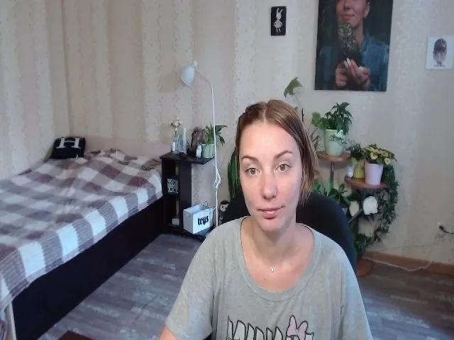Live sex webcam photo for Emi_lywild #256673675