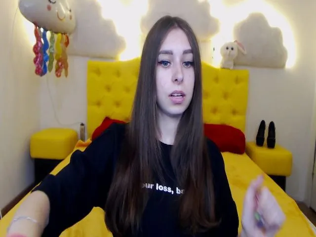 Live sex webcam photo for LindaJason #255934444