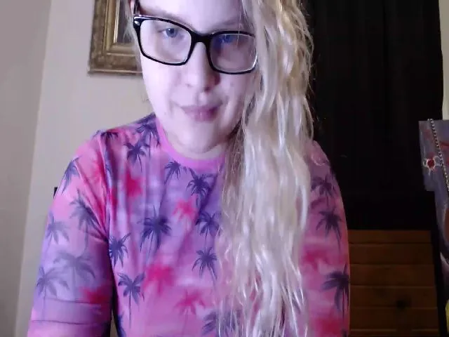 Live sex webcam photo for emilyhaze #254400045