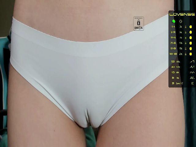 Live sex webcam photo for Elysi_ #257473498