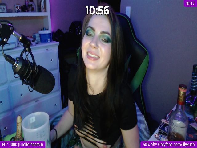 Live sex webcam photo for LilyKush #254091208