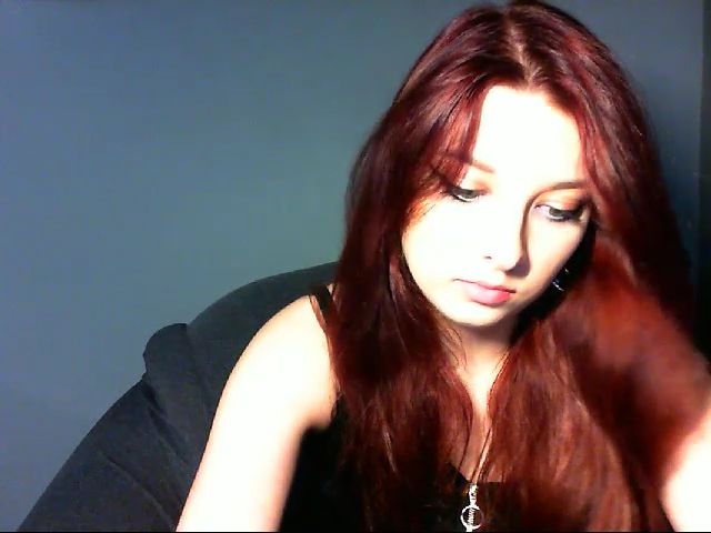 Live sex webcam photo for VirginLuna18 #253168664