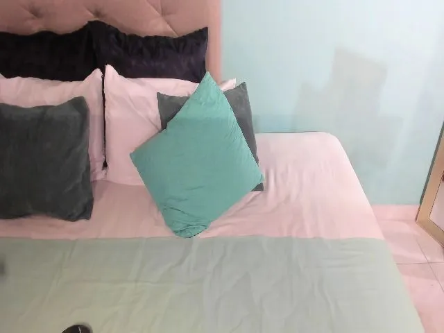 Live sex webcam photo for circenmilen #261082113