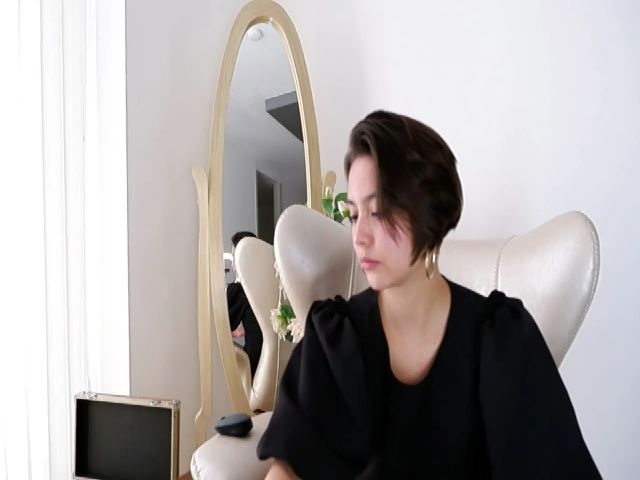 Live sex webcam photo for Anne_boleyn_ #263812132