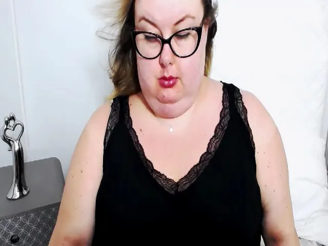 Live sex webcam photo for HornyBonnie #253371292
