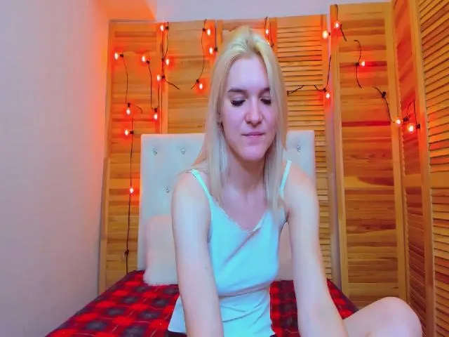 Live sex webcam photo for MarliTes #254360944