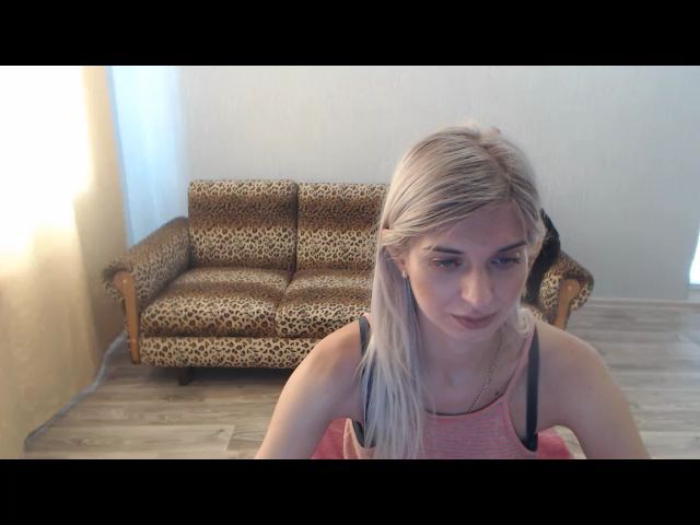 Live sex webcam photo for SexyBeatriice #258097565