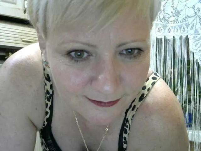 Live sex webcam photo for HelenLike #241218590