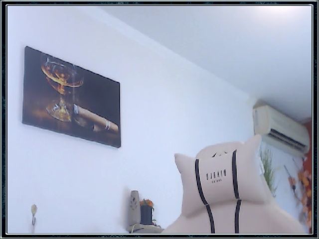 Live sex webcam photo for ClassyMelyna #252594170