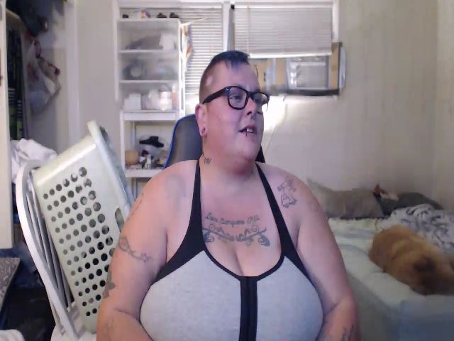 Live sex webcam photo for PunkChick420 #256769762