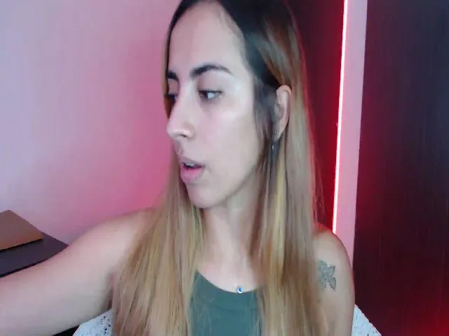 Live sex webcam photo for April_dew #260767552