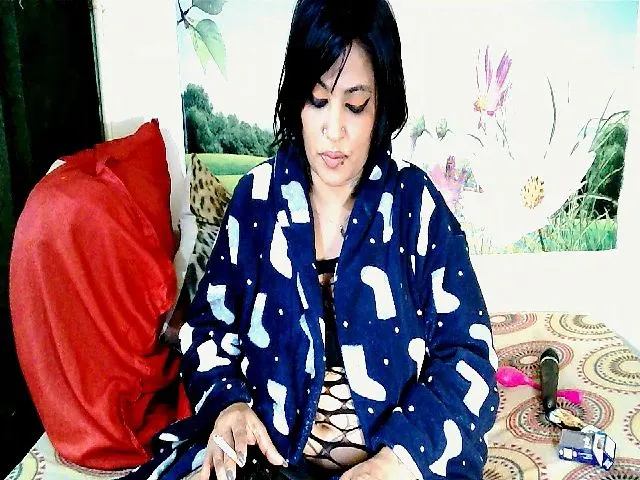 Live sex webcam photo for IndianKatz #265126560