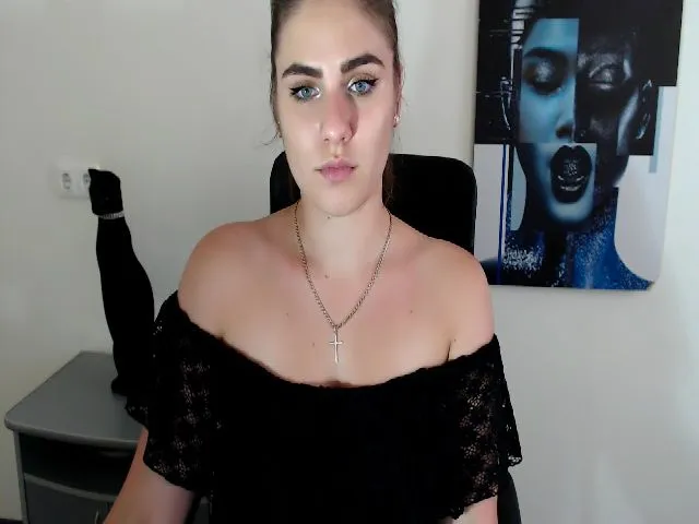 Live sex webcam photo for MollyKiss_ #260711726