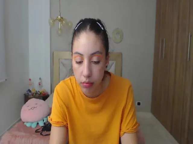 Live sex webcam photo for Emily_evans18 #255546796