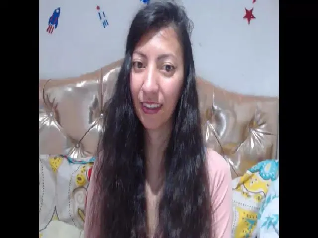 Live sex webcam photo for Kaymilf #253245460