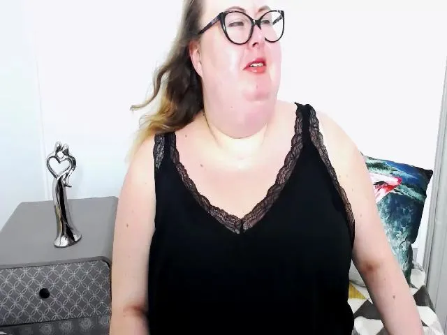 Live sex webcam photo for HornyBonnie #253757165