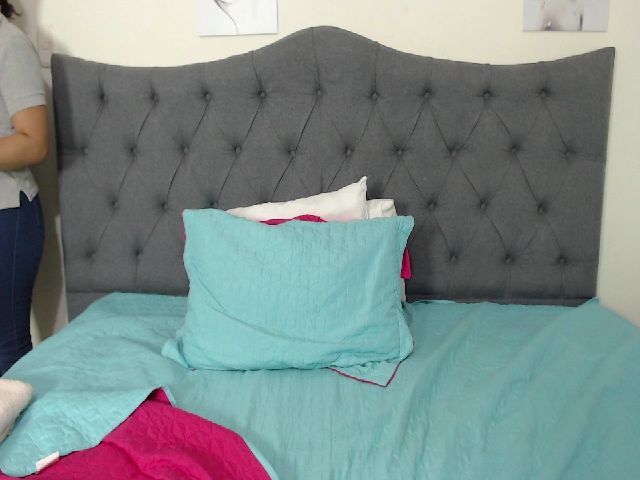 Live sex webcam photo for sophiie_fox #259664187