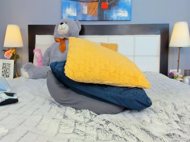 Live sex webcam photo for AriaRiley #261277018