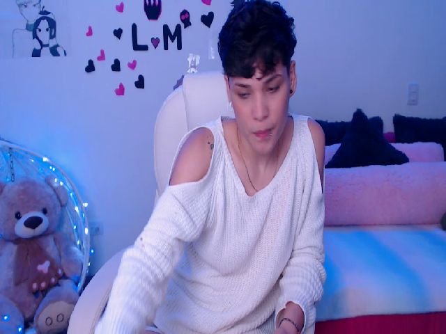 Live sex webcam photo for Laura_R23 #260762066