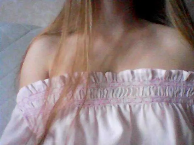 Live sex webcam photo for MillyShyness #241158338