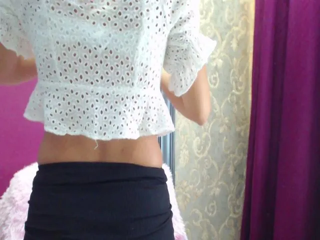 Live sex webcam photo for FeralBerry78 #261214394