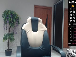 Live sex webcam photo for HollyQueen #240734308