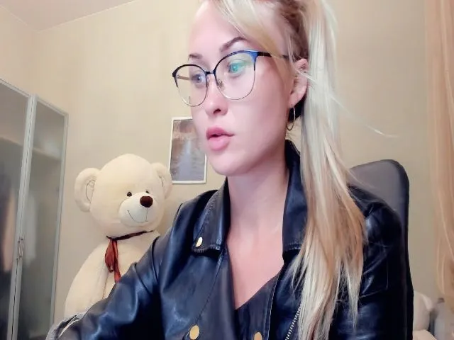 Live sex webcam photo for Mistress_Eva_ #263944562