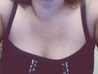 Live sex webcam photo for luzzyhot #240622329