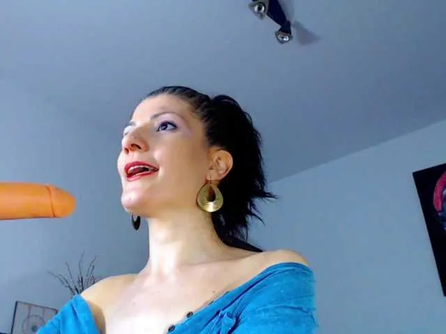 Live sex webcam photo for SexyAylin4u #249058908