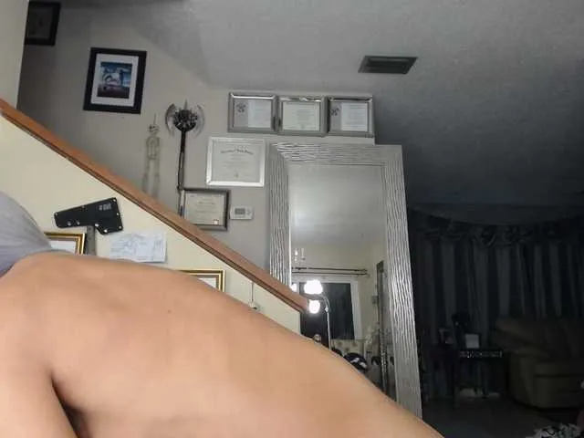 Live sex webcam photo for adrianna_fox #287953104