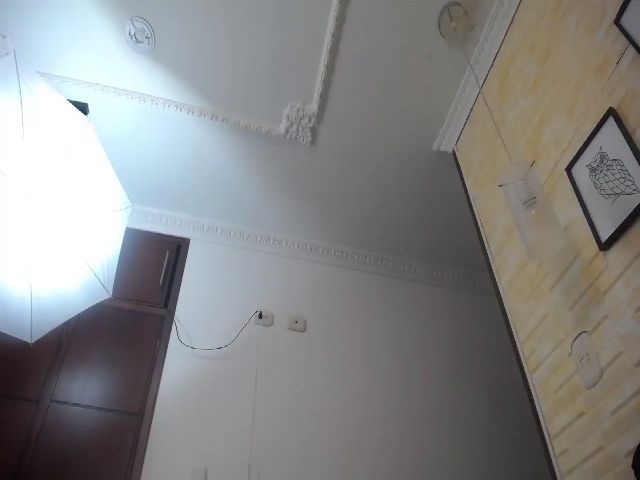 Live sex webcam photo for Roxana_06 #261668105