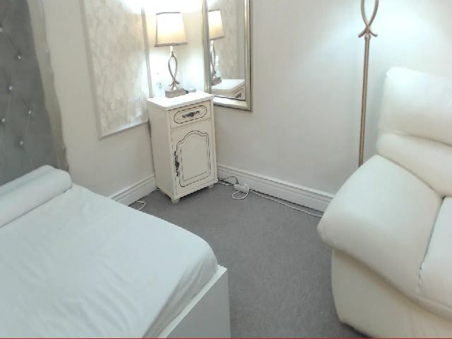 Live sex webcam photo for SexyFantasyBB #255300684