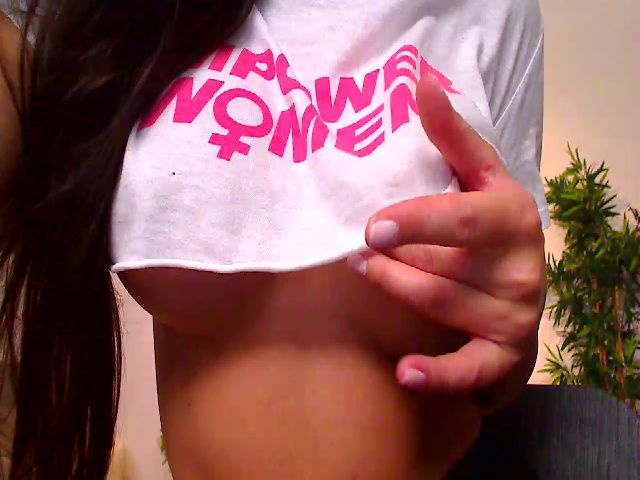 Live sex webcam photo for PoppyNaked #257328975