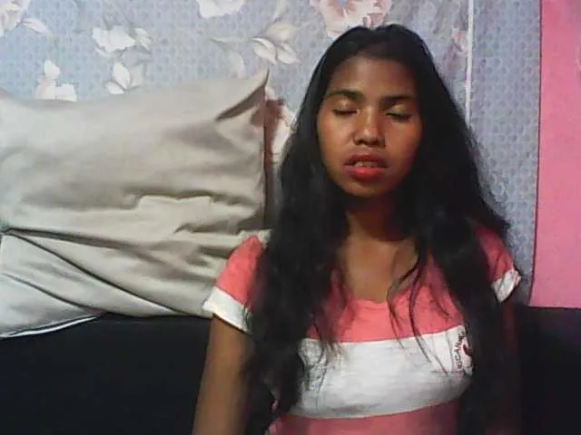 Live sex webcam photo for cutesmallhot #253762106