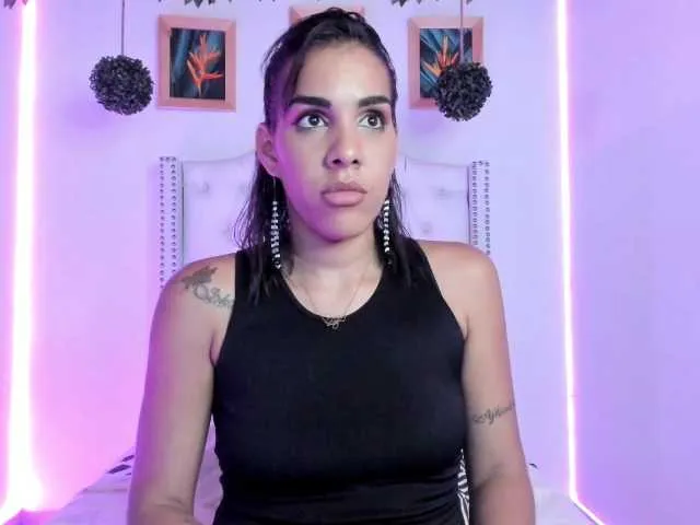 Live sex webcam photo for CrystalSmith #241095519