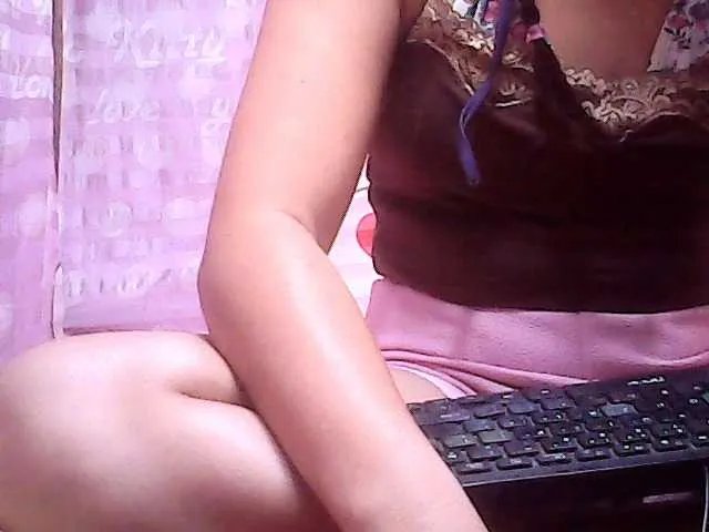 Live sex webcam photo for rojane18 #251070451