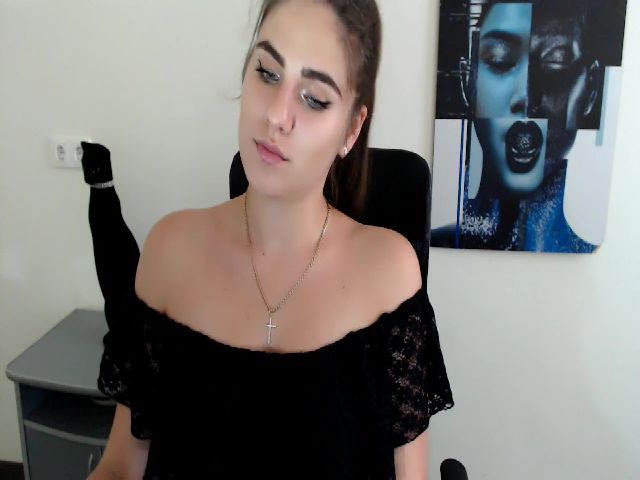 Live sex webcam photo for MollyKiss_ #260726506