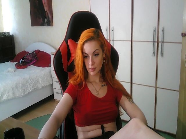 Live sex webcam photo for LuckyStarlet #258578049