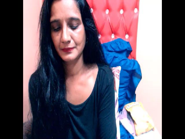 Live sex webcam photo for INDIANCANDY69 #265193705