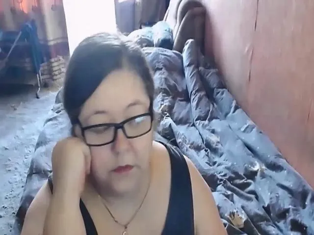 Live sex webcam photo for HotXXXGirl1 #258985997