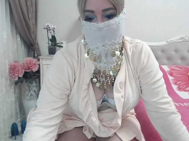 Live sex webcam photo for mirage40 #246650085