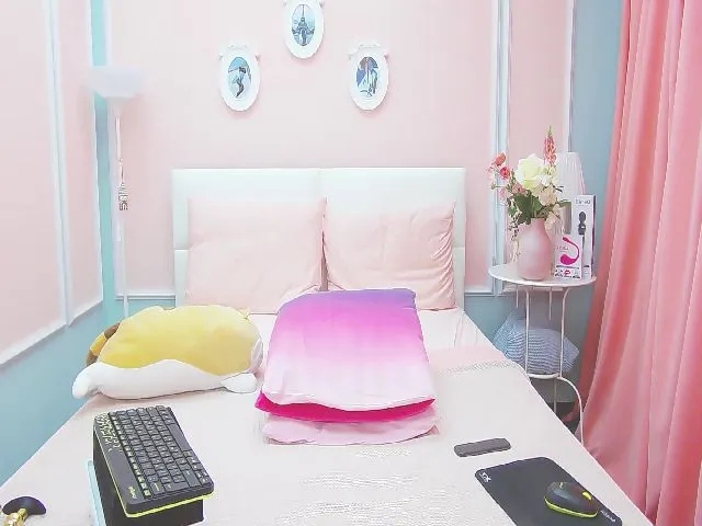 Live sex webcam photo for Quiet_Girll #256173788