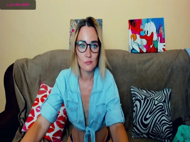 Live sex webcam photo for SecretDream #263066707