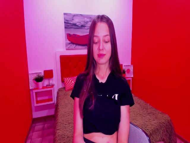 Live sex webcam photo for LianaWild #257995241