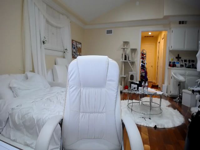 Live sex webcam photo for SandraGPopa #264147864